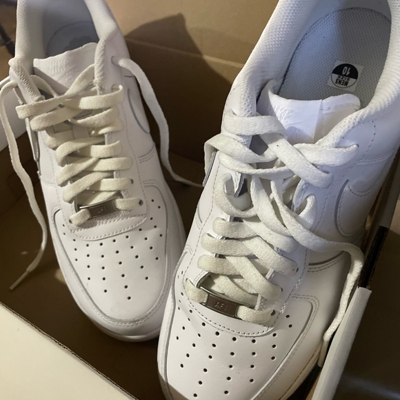 AIR FORCES - Picture 2 of 7